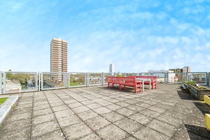 1 Bedroom Flat For Sale In Millstone Close, London, E15
