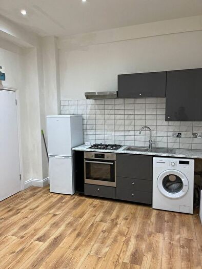 1 Bedroom Flat To Rent In High Road Leytonstone, London, E11