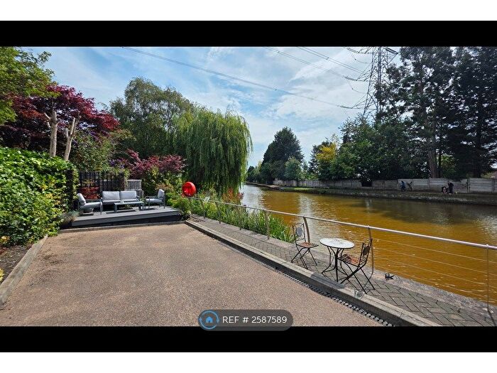 2 Bedroom Flat To Rent In Brindley House, Worsley, Manchester, M28