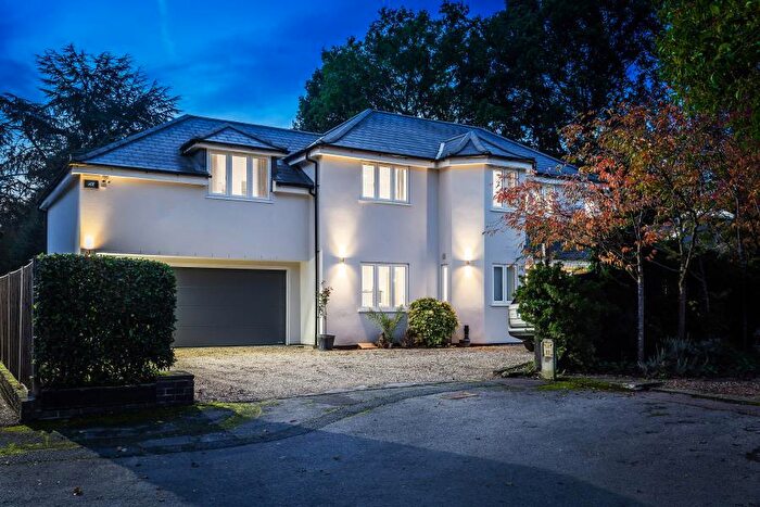 5 Bedroom Detached House To Rent In Round Hill, Woking, GU22