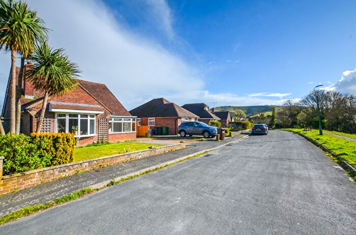 3 Bedroom Bungalow For Sale In Lancing Way, Polegate, East Sussex, BN26