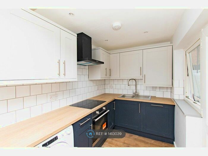 2 Bedroom Terraced House To Rent In Tomkinson Street, Chester, CH2