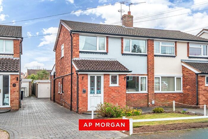3 Bedroom Semi Detached House For Sale In Elm Grove, Bromsgrove, Worcestershire, B61