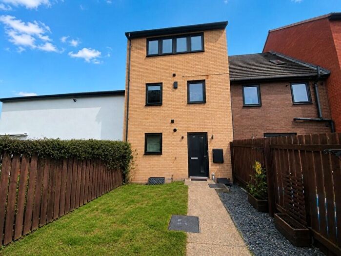 2 Bedroom Town House To Rent In A Marvell Way, S63