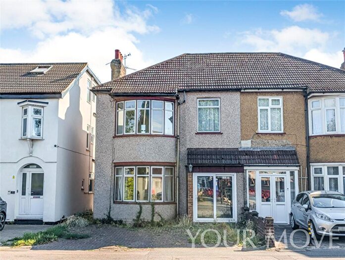 4 Bedroom Semi-Detached House For Sale In Mawney Road, Romford, RM7