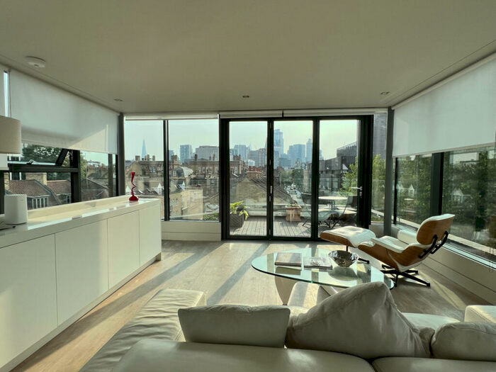 2 Bedroom Penthouse To Rent In Turner Street, London, E1