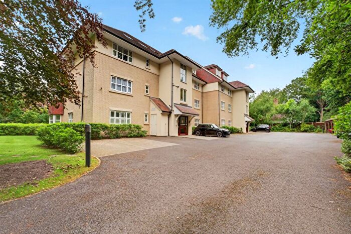 2 Bedroom Apartment For Sale In Chine Crescent Road, Powerscourt, BH2