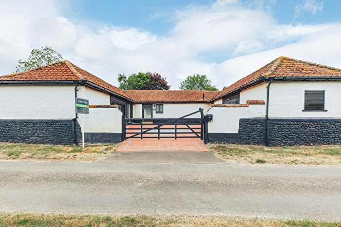 2 Bedroom Barn Conversion For Sale In Chain Free In Rockland All Saints, Attleborough, NR17