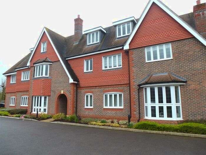 2 Bedroom Apartment To Rent In Shoppenhangers Road, Maidenhead, SL6