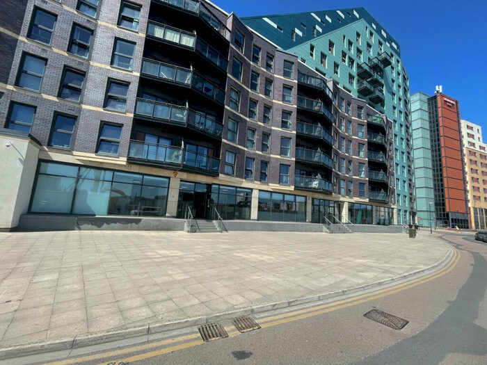 2 Bedroom Flat For Sale In Brewery Wharf, Waterloo Street, Leeds, West Yorkshire, LS10