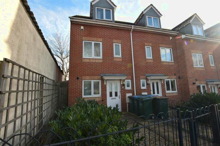 3 Bedroom Semi-Detached House To Rent In Thackeray Road, Stoke Heath, Coventry, West Midlands CV2