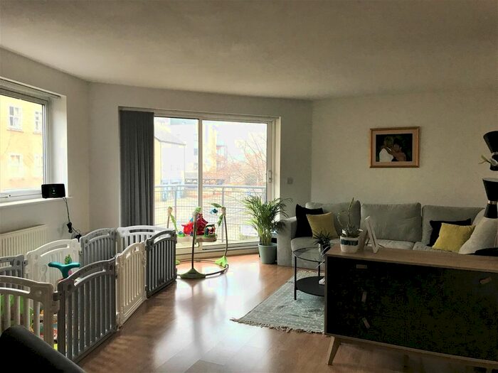 2 Bedroom Flat To Rent In Wharf Road, Chelmsford CM2