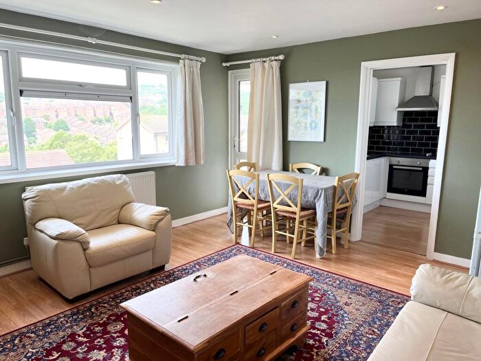 1 Bedroom Flat To Rent In Findon Road, Brighton, BN2