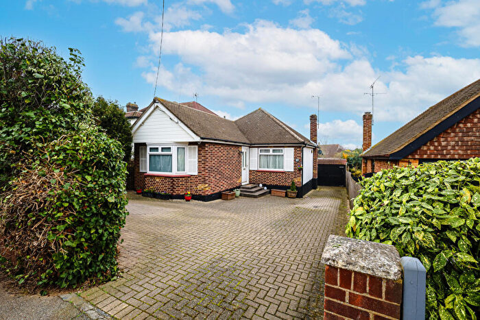 2 Bedroom Detached Bungalow For Sale In Dandies Drive, Leigh-on-sea, SS9