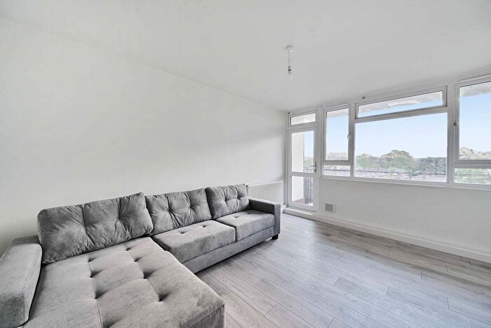 2 Bedroom Flat To Rent In Deeside Road, Earlsfield, London, SW17