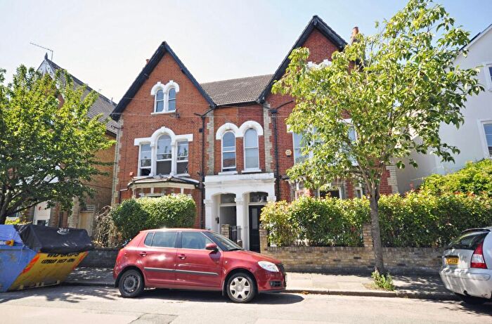 1 Bedroom Flat To Rent In Elm Road, Mortlake, SW14