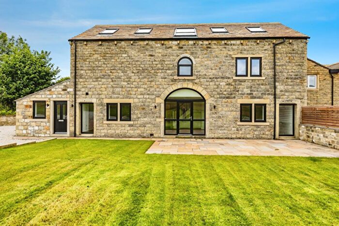 5 Bedroom Barn Conversion For Sale In Shaws Lane, Hubberton Green, HX6