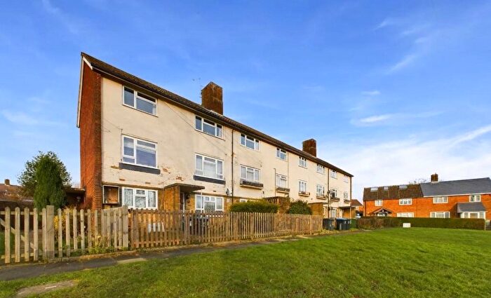 1 Bedroom Flat To Rent In Broom Hill, Hemel Hempstead, Hertfordshire, HP1