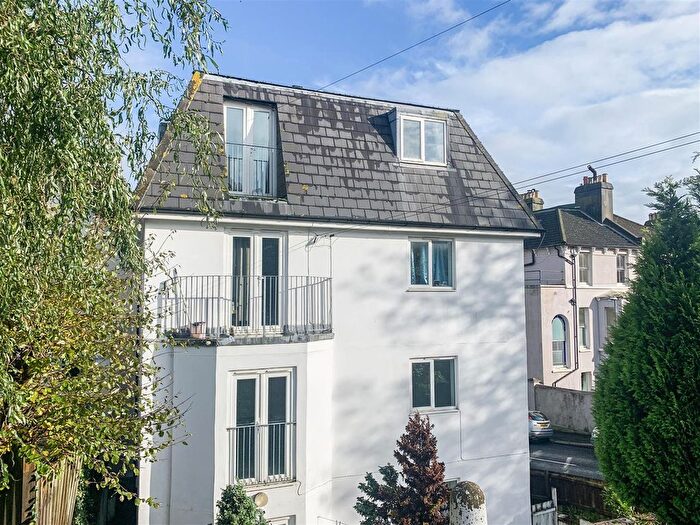 2 Bedroom Flat To Rent In Brittany Road, St. Leonards, TN38