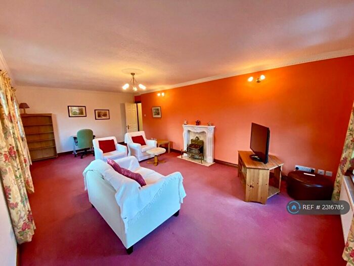 2 Bedroom Flat To Rent In Craufurdland, Edinburgh, EH4