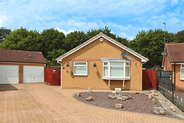 2 Bedroom Detached Bungalow For Sale In Merlin Close, Hull, HU8