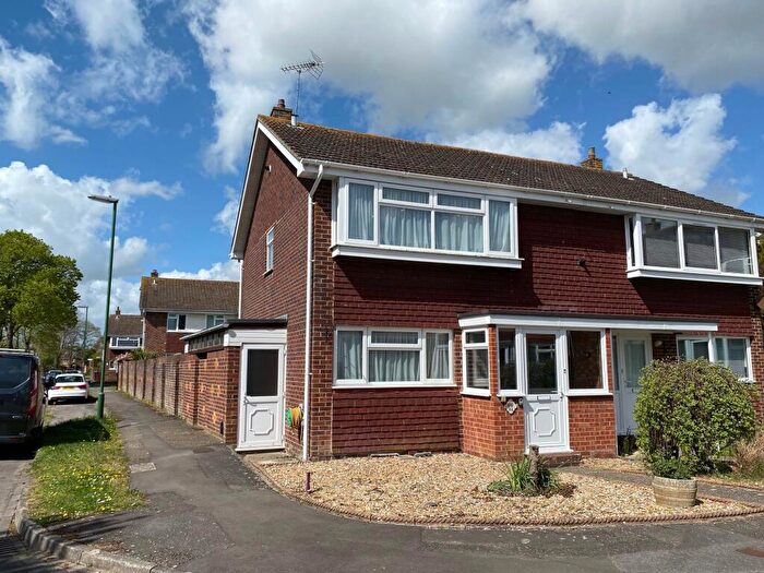 3 Bedroom Semi-Detached House For Sale In Arnold Way, Bosham, PO18