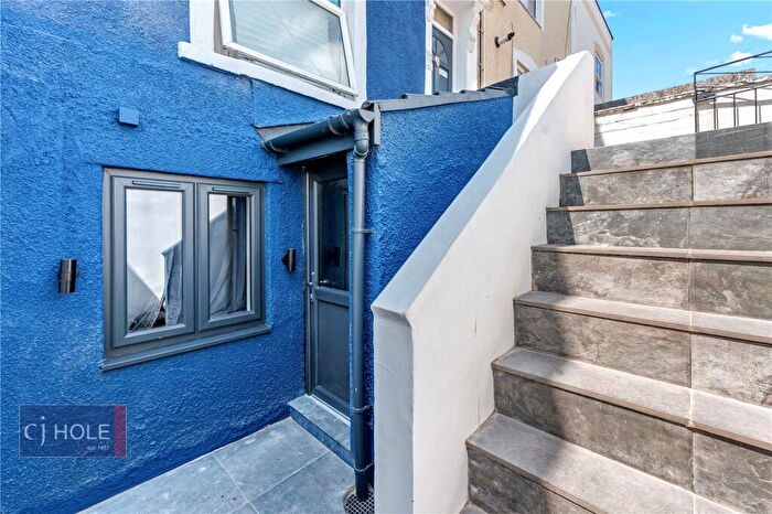 2 Bedroom Apartment To Rent In Walton Street, Easton, Bristol, Somerset, BS5