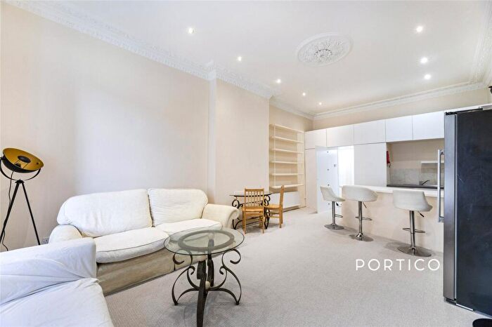 1 Bedroom Flat To Rent In The Drive, Ilford, IG1