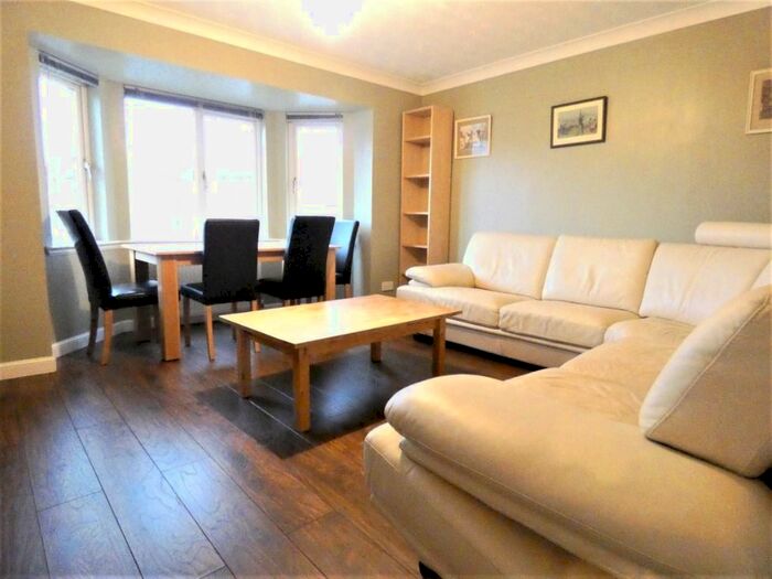 2 Bedroom Flat To Rent In Duff Road, Haymarket, Edinburgh, EH11