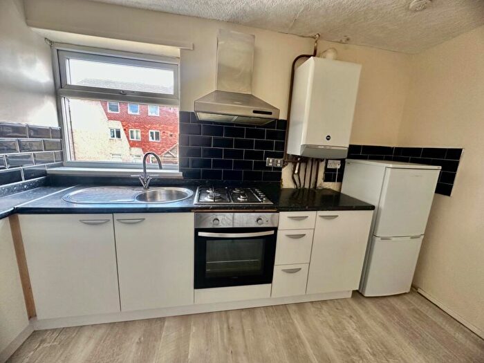 2 Bedroom Flat To Rent In Ryton Gardens, Wallsend, Tyne And Wear, NE28