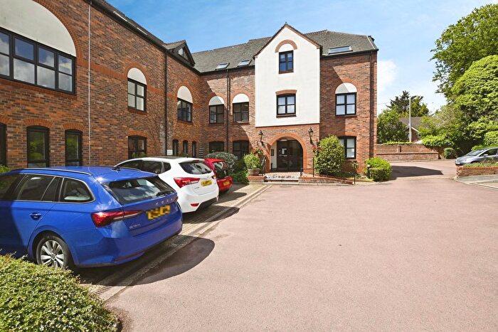 1 Bedroom Property For Sale In Lenten Street, Alton, GU34