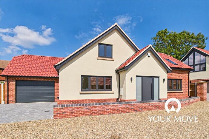 4 Bedroom Bungalow For Sale In Yarmouth Road, Ormesby, Great Yarmouth, Norfolk, NR29