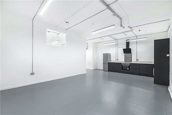 1 Bedroom Flat To Rent In Arcola Street, London, E8