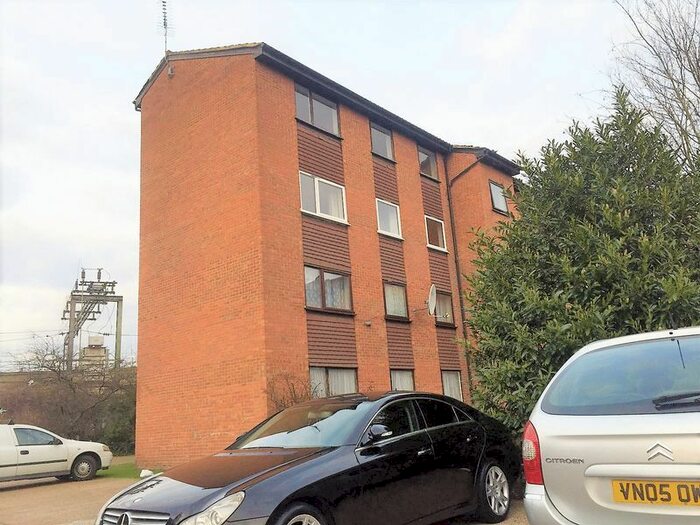 2 Bedroom Flat To Rent In Gurney Close, Barking, Barking, IG11