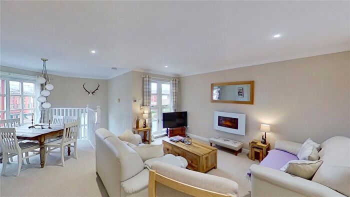 2 Bedroom End Of Terrace House To Rent In East Werberside, Edinburgh, EH4