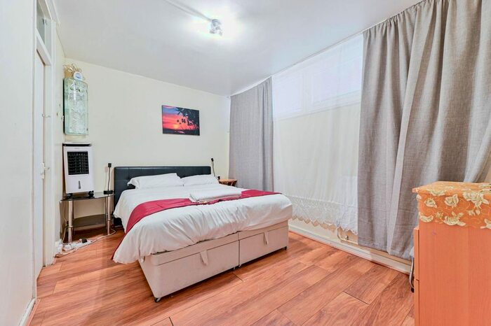 1 Bedroom Flat To Rent In Sceaux Gardens, Peckham, London, SE5