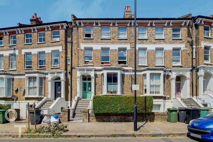 4 Bedroom Flat To Rent In Oseney Crescent, Kentish Town, NW5