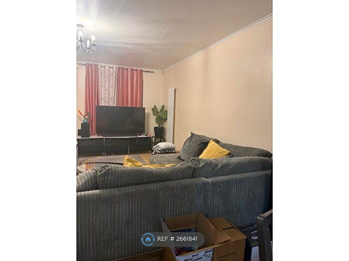 3 Bedroom Terraced House To Rent In Lancaster Road, Northolt, UB5