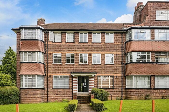 2 Bedroom Flat To Rent In Hanger Lane, London, W5