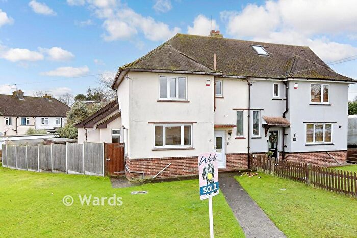 3 Bedroom Semi Detached House For Sale In Danson Way, Rainham, Kent, ME8