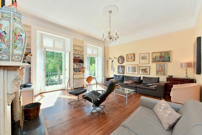 1 Bedroom Flat To Rent In Royal Crescent, Holland Park, W11