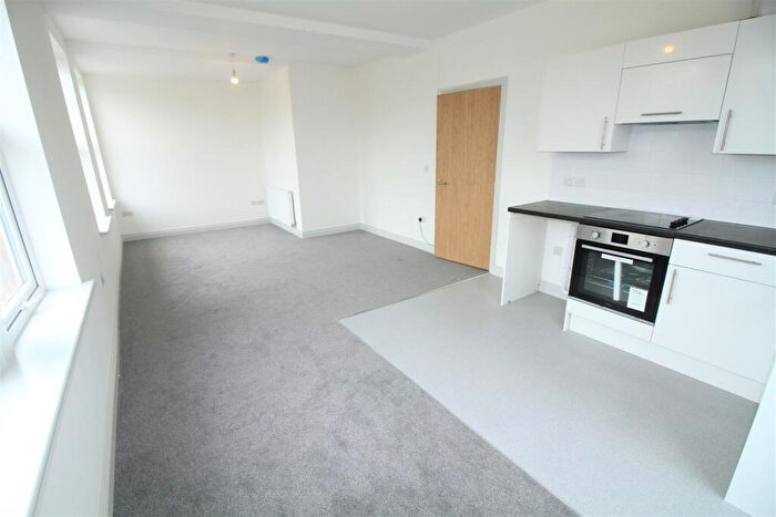 2 Bedroom Flat To Rent In Dovecote Lane, Beeston, NG9