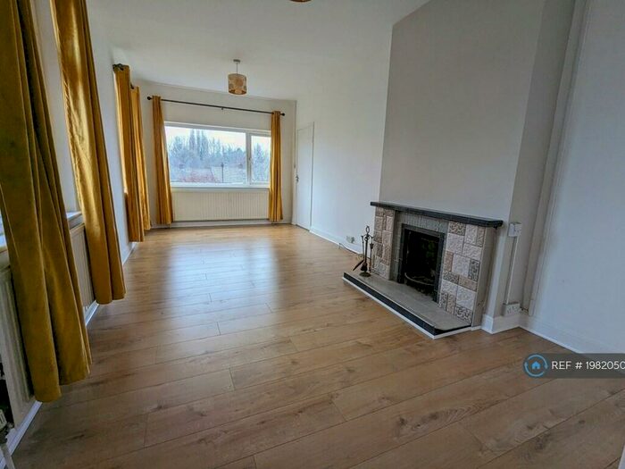 3 Bedroom Bungalow To Rent In Masefield Way, Northampton, NN2