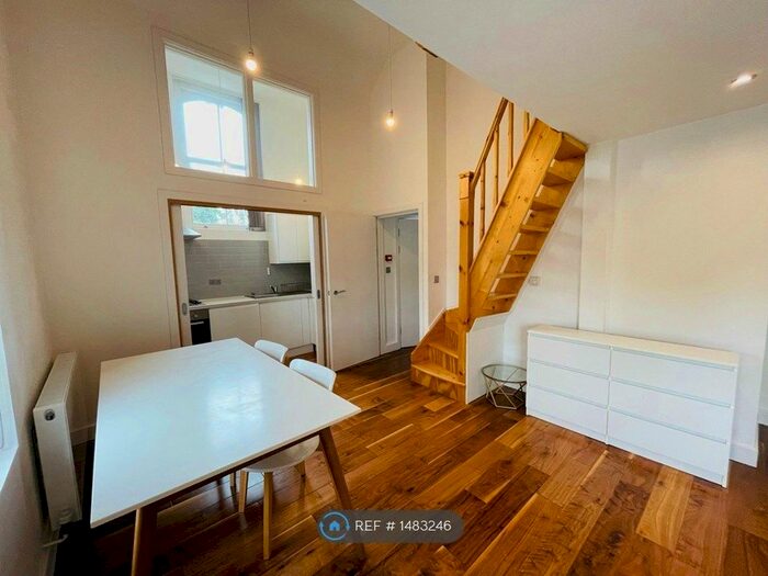 1 Bedroom Flat To Rent In Hoxton Street, London, N1