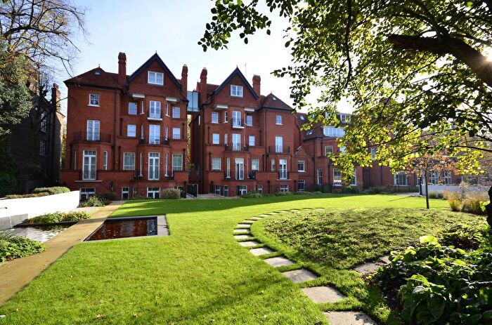 3 Bedroom Flat To Rent In Fitzjohns Avenue, Belsize Park, London, NW3