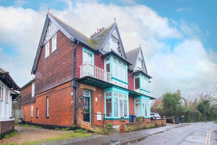 5 Bedroom Semi-Detached House To Rent In West Cliff, Whitstable, CT5