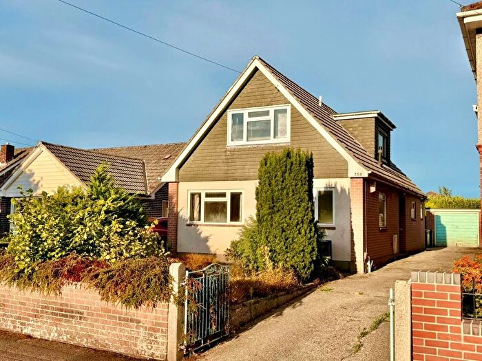 3 Bedroom Detached House For Sale In Kinson Road, Bournemouth, Dorset, BH10