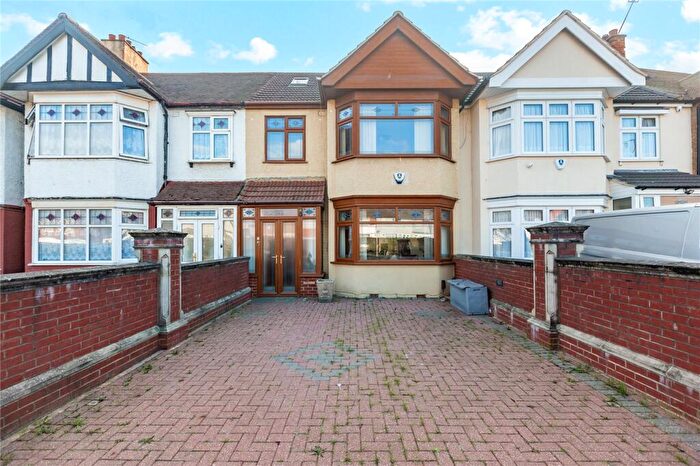 5 Bedroom Terraced House For Sale In Eastern Avenue, Ilford, IG2