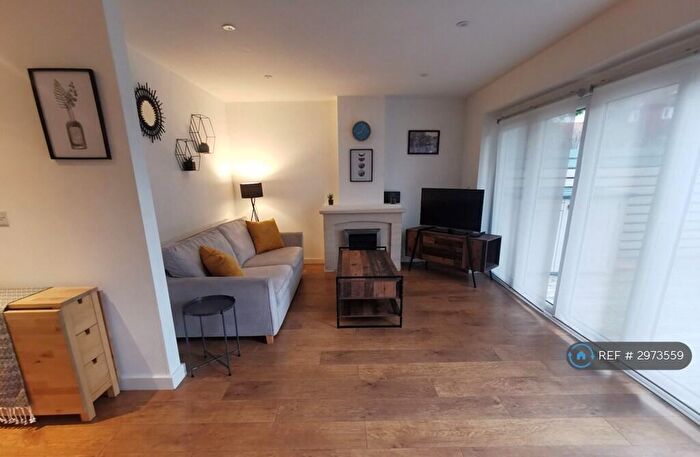 2 Bedroom Flat To Rent In Cottesmore Road, Oxford, OX4
