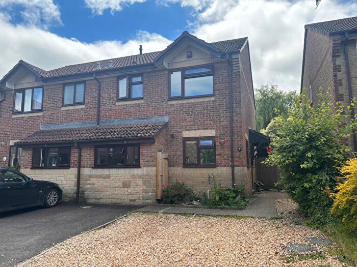 3 Bedroom Semi-Detached House For Sale In Masons Way, Frome, BA11
